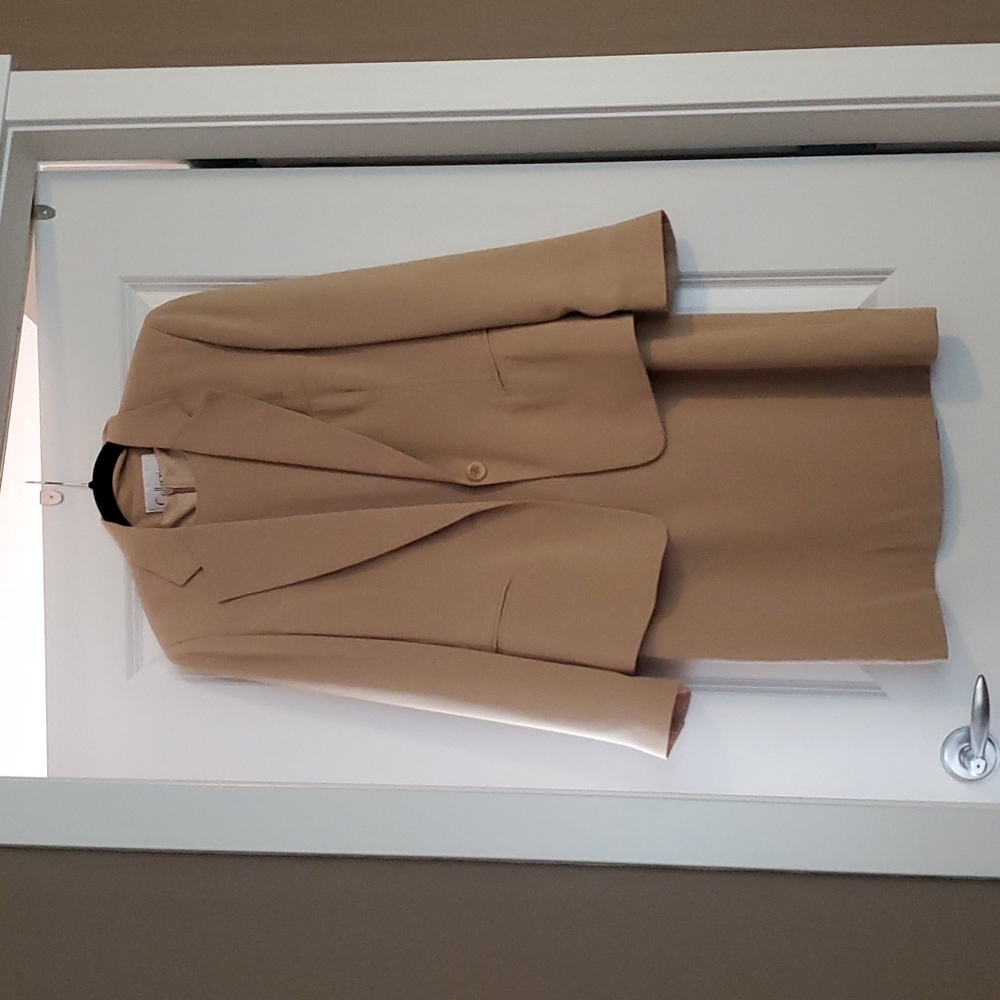 Business suit, sleeveless dress with matching blazer